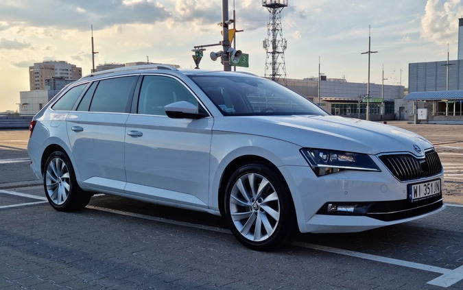 Skoda Superb cena 121900 przebieg: 66369, rok produkcji 2018 z Warszawa małe 742